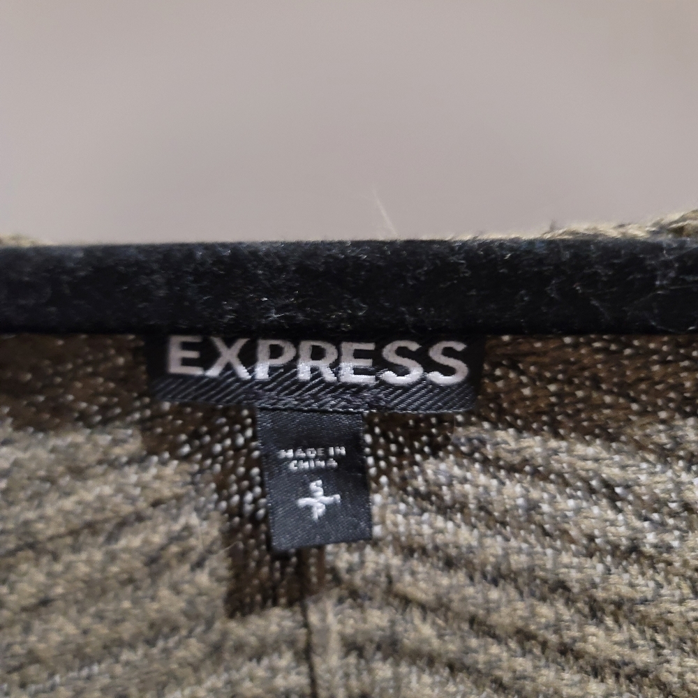 Express Small Sweater - Picture 2 of 3